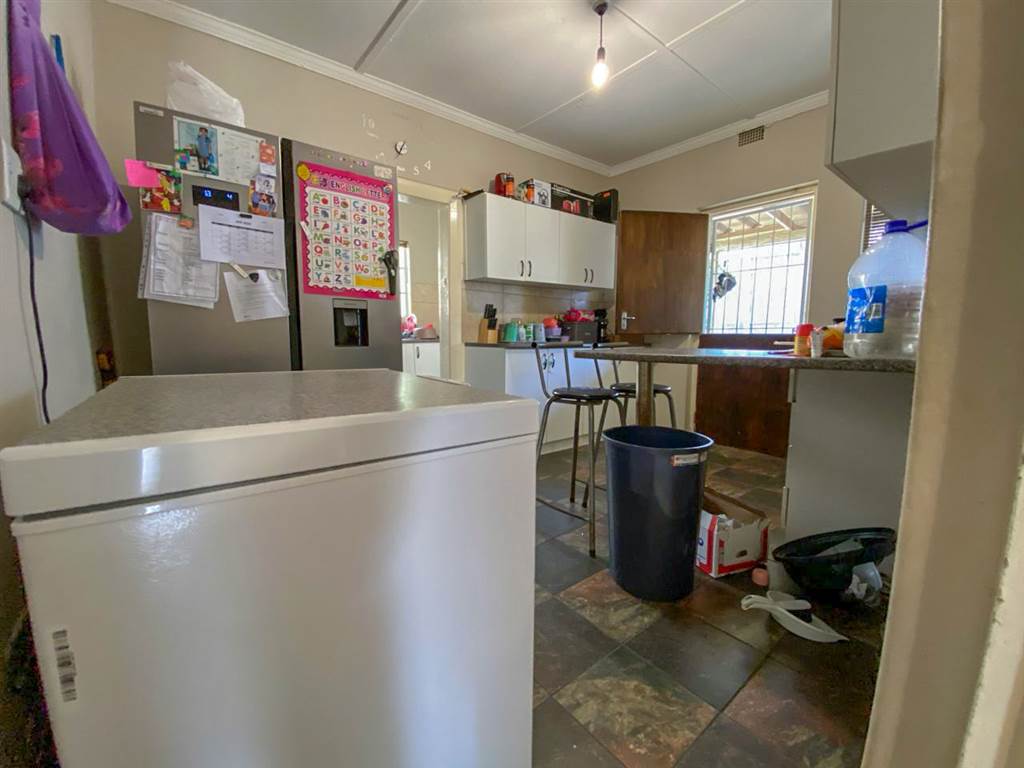 3 Bed House in Paarl photo number 16