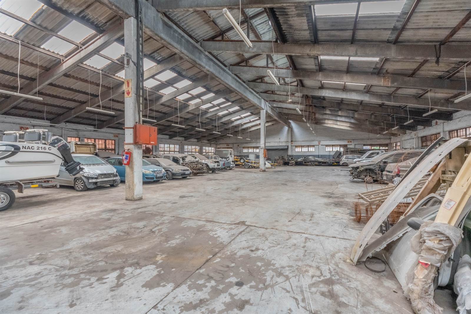 573  m² Industrial space in Jacobs photo number 3