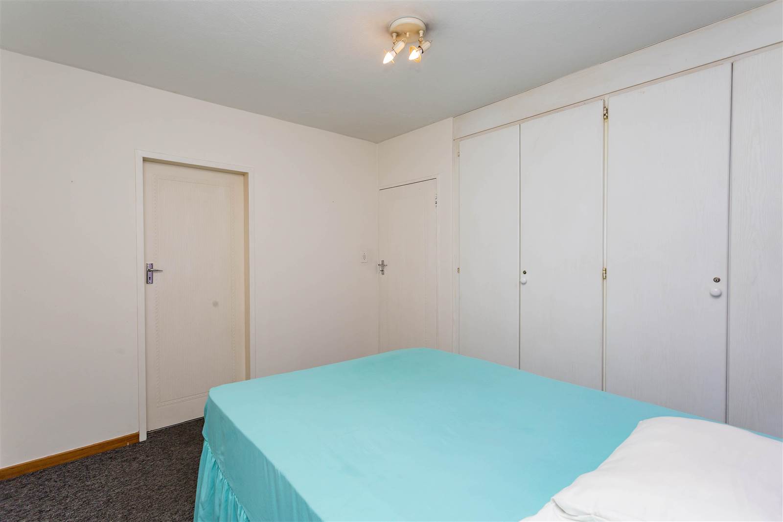 1 Bed Apartment in Die Hoewes photo number 14