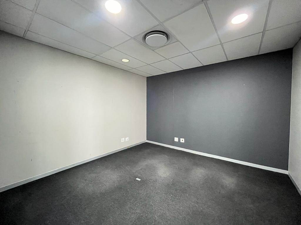 200  m² Commercial space in Fourways photo number 11