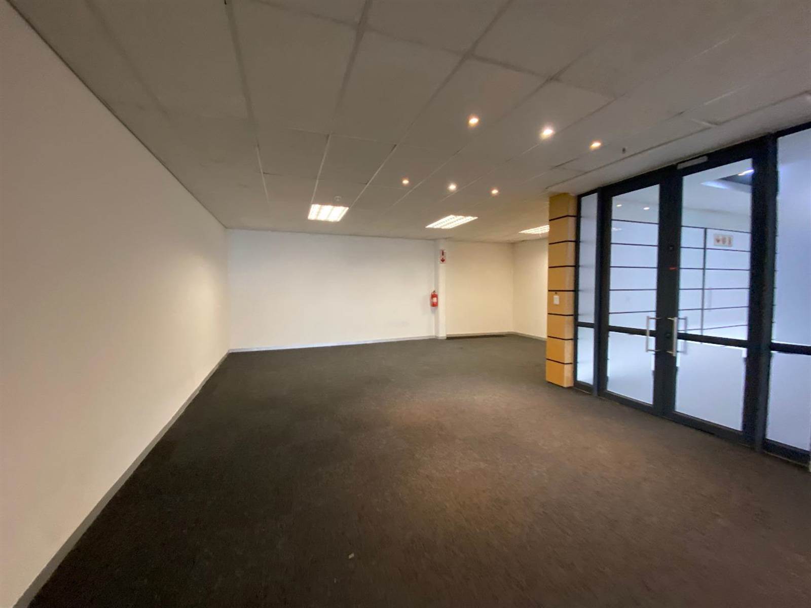 633  m² Commercial space in Sandown photo number 5