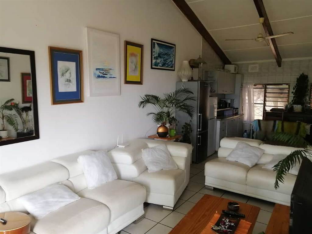 1 Bed Townhouse in Shelly Beach photo number 8