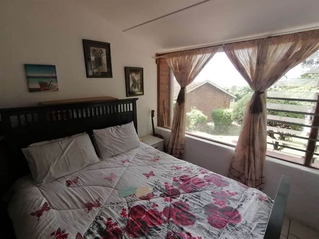 1 Bed Townhouse in Shelly Beach photo number 12
