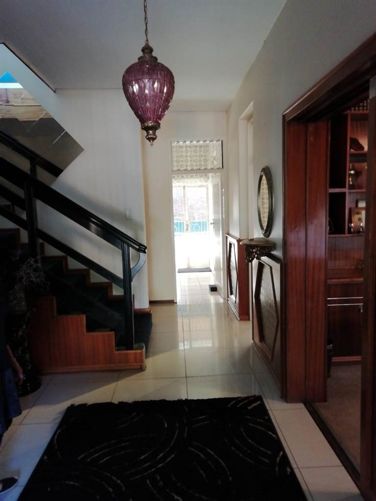 4 Bed House in Mohadin photo number 9