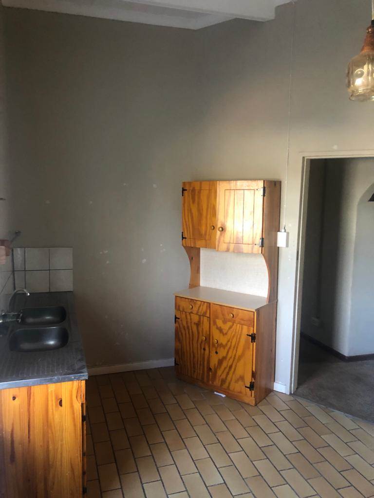 3 Bed House in Ladismith photo number 3