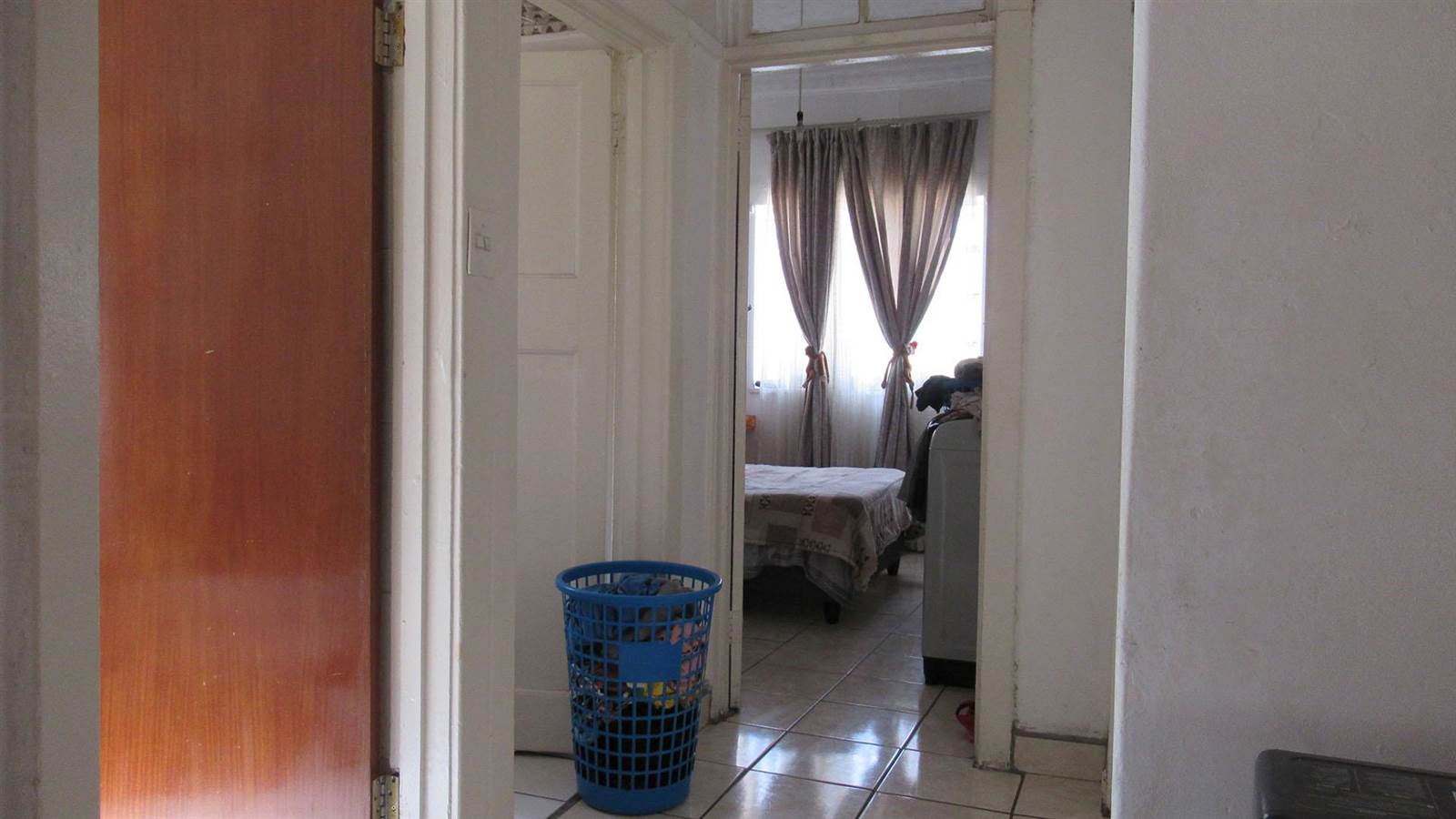 2 Bed House in Turffontein photo number 4