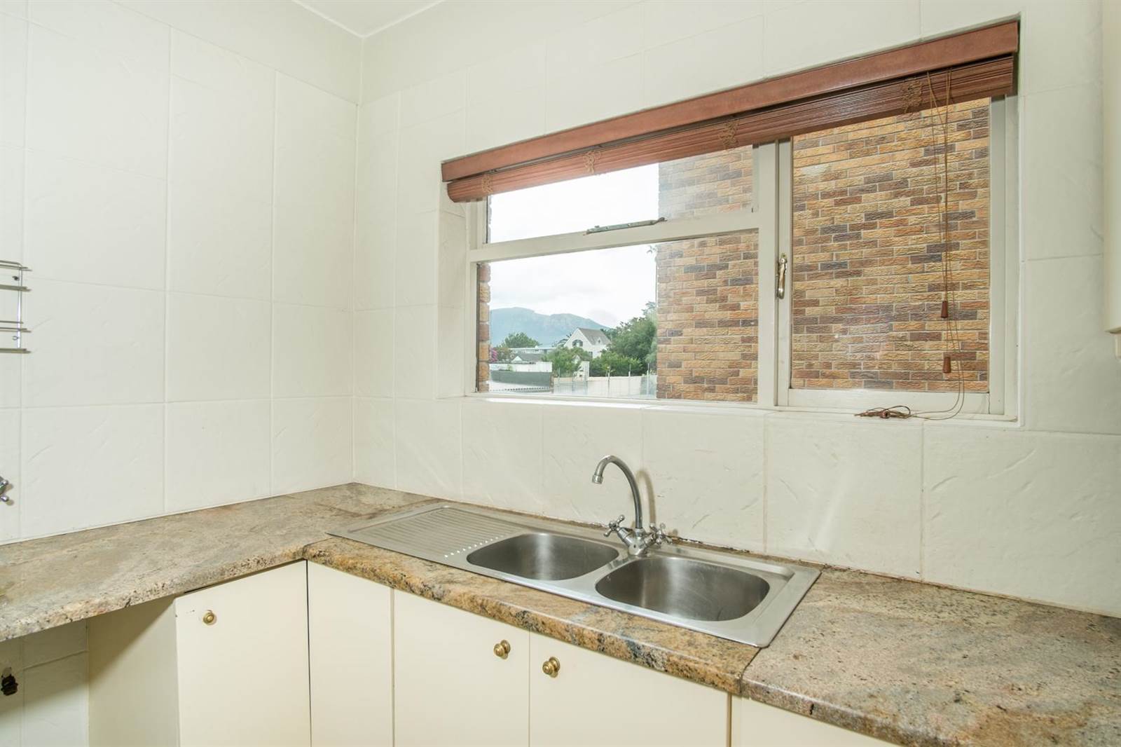3 Bed Apartment in Wynberg Upper photo number 7