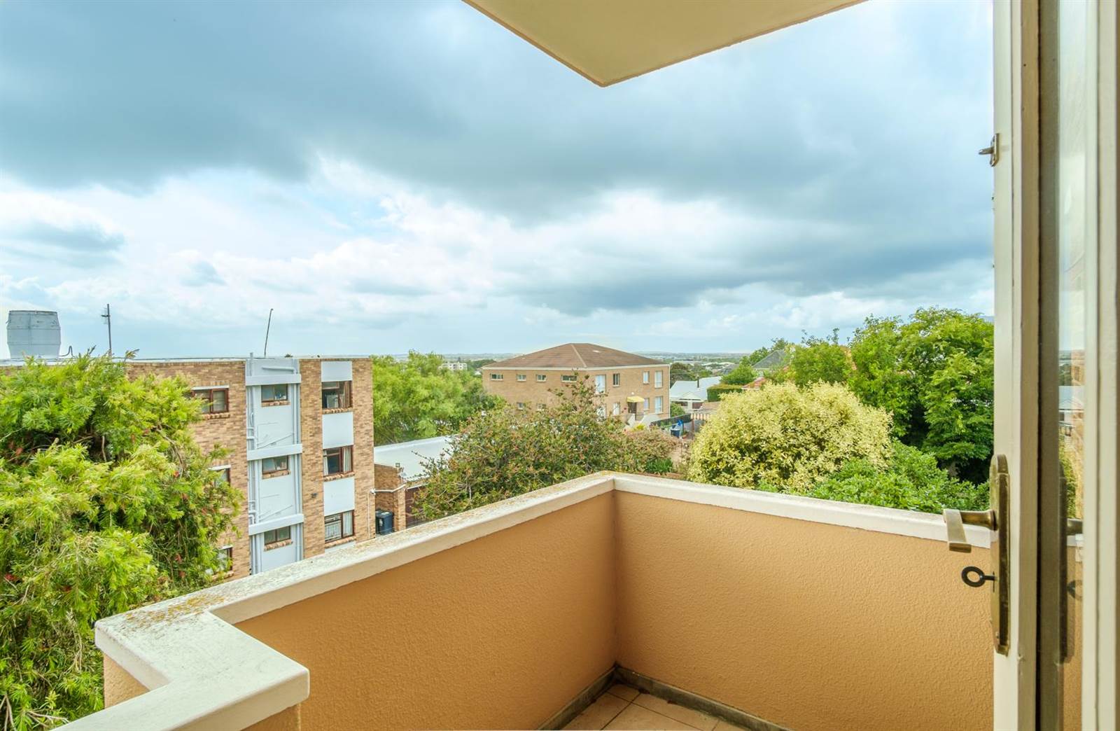 3 Bed Apartment in Wynberg Upper photo number 5