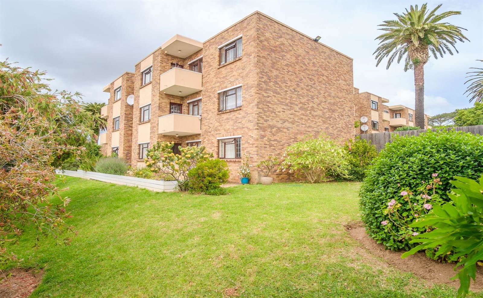 3 Bed Apartment in Wynberg Upper photo number 1