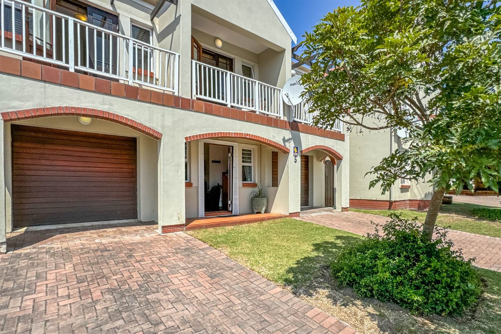 3 Bed Townhouse in Walmer Heights photo number 2