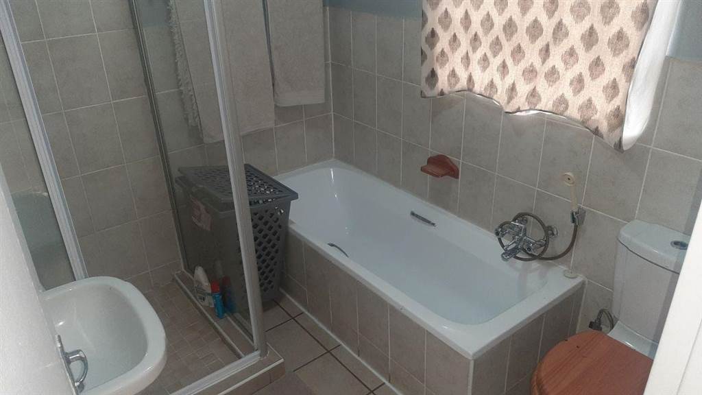 1 Bed Townhouse in Secunda photo number 10