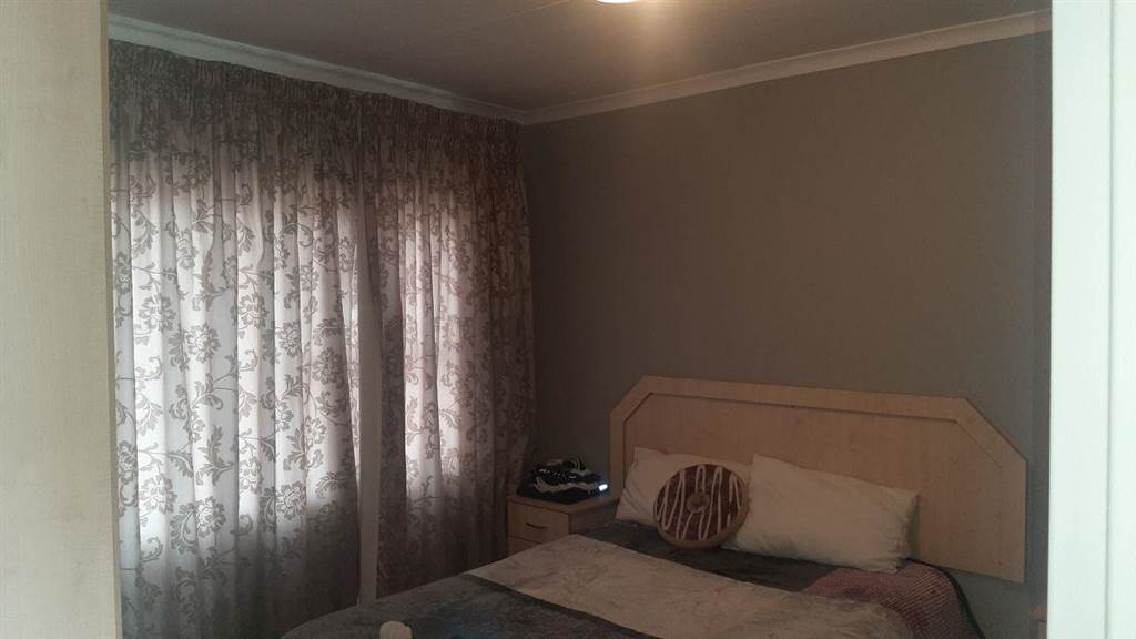 1 Bed Townhouse in Secunda photo number 9