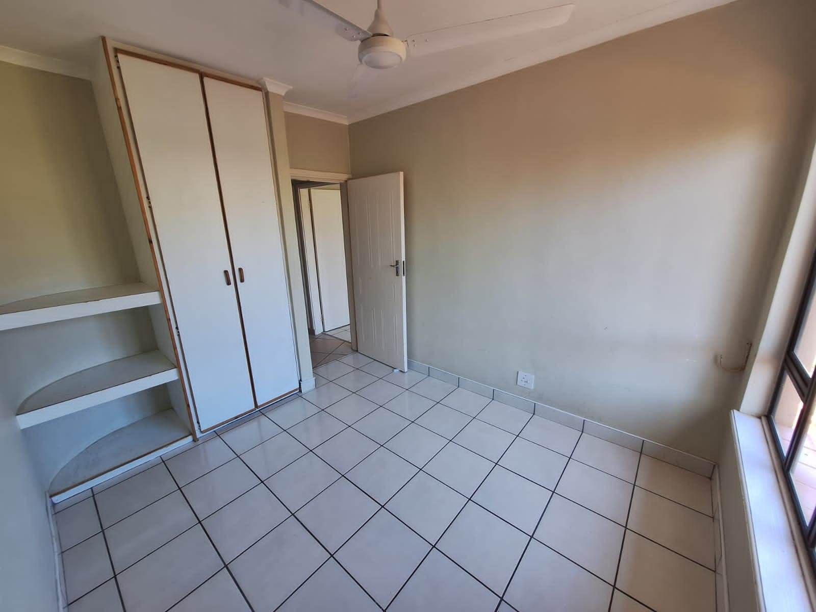 3 Bed Apartment in Winklespruit photo number 7