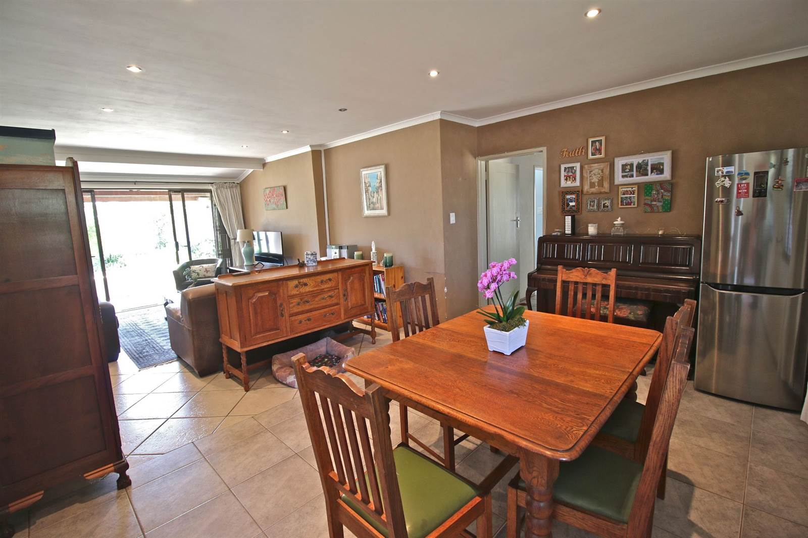 3 Bed House in Edgemead photo number 3