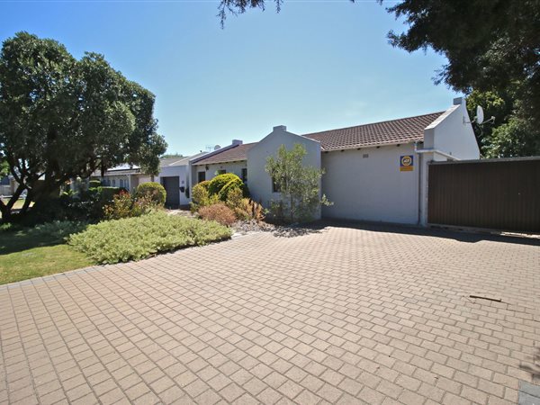 3 Bed House in Edgemead
