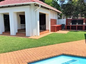 2 Bed Apartment in Groenkloof