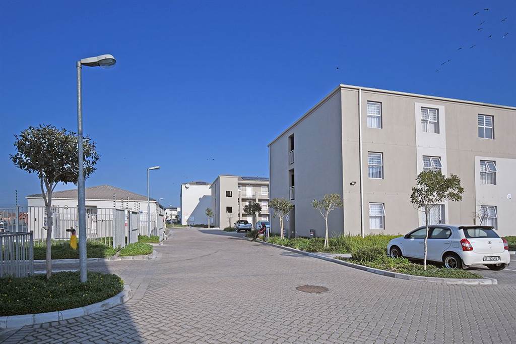 2 Bed Apartment in Eersterivier South photo number 17