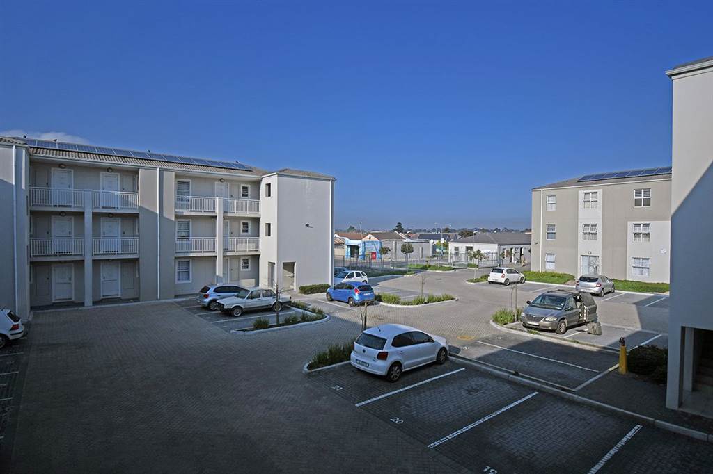 2 Bed Apartment in Eersterivier South photo number 23