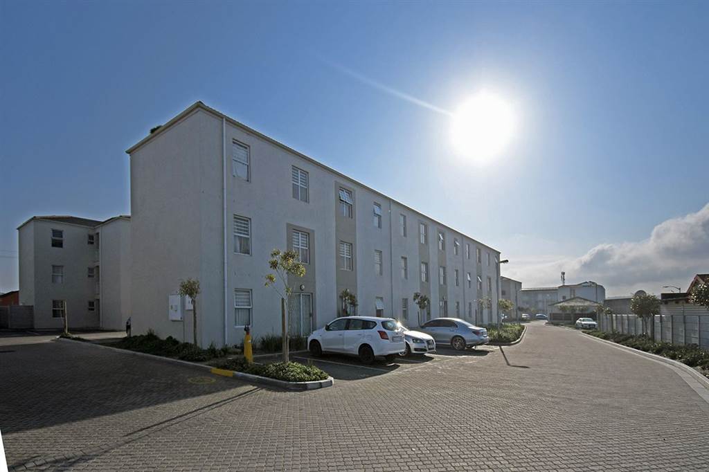 2 Bed Apartment in Eersterivier South photo number 21