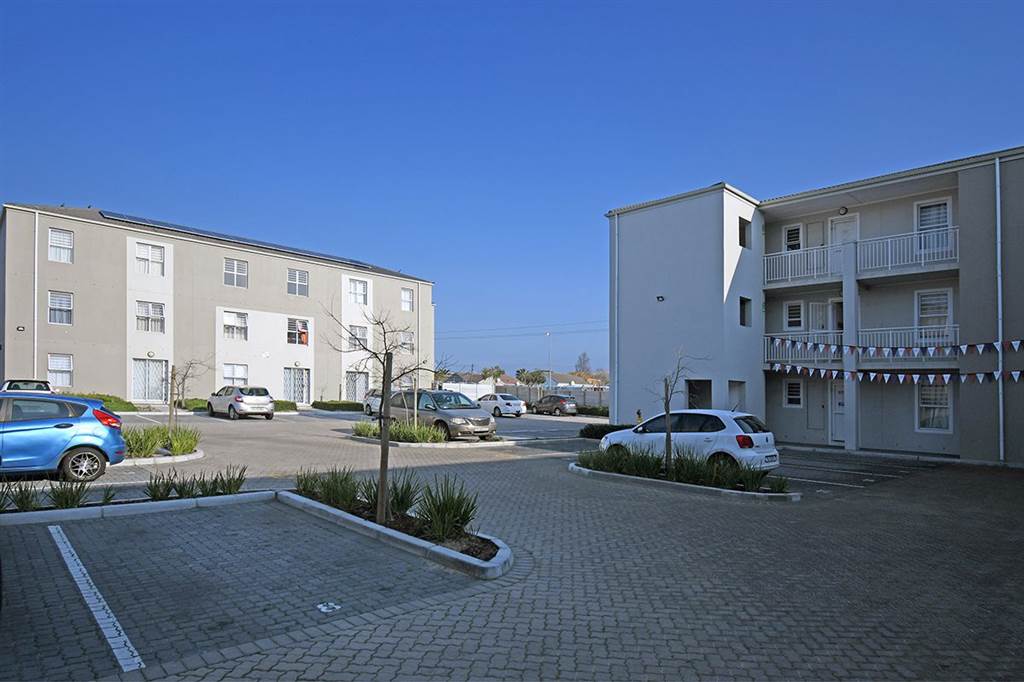 2 Bed Apartment in Eersterivier South photo number 18