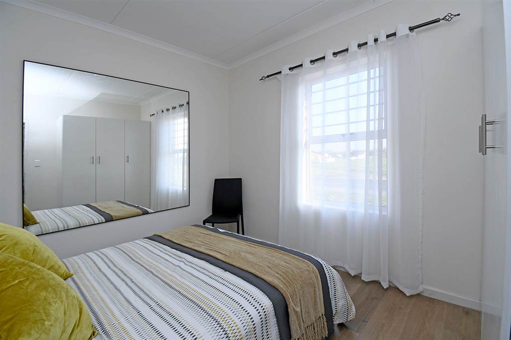 2 Bed Apartment in Eersterivier South photo number 7