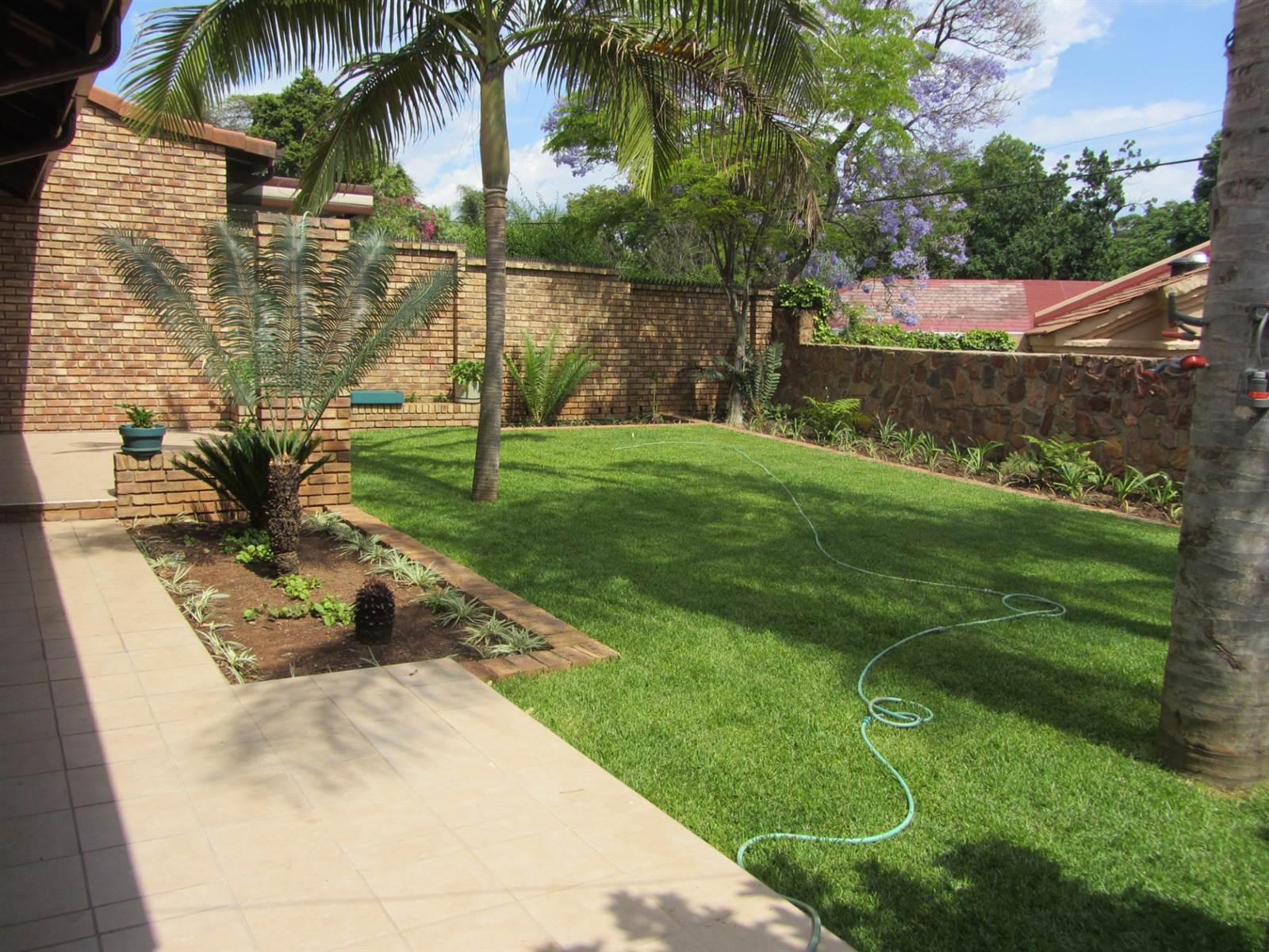 2 Bed House in Waterkloof photo number 4