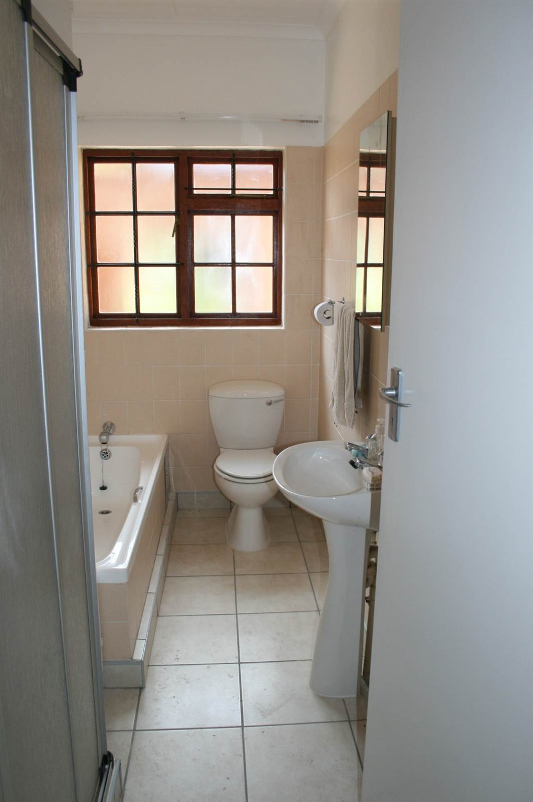 2 Bed House in Waterkloof photo number 7