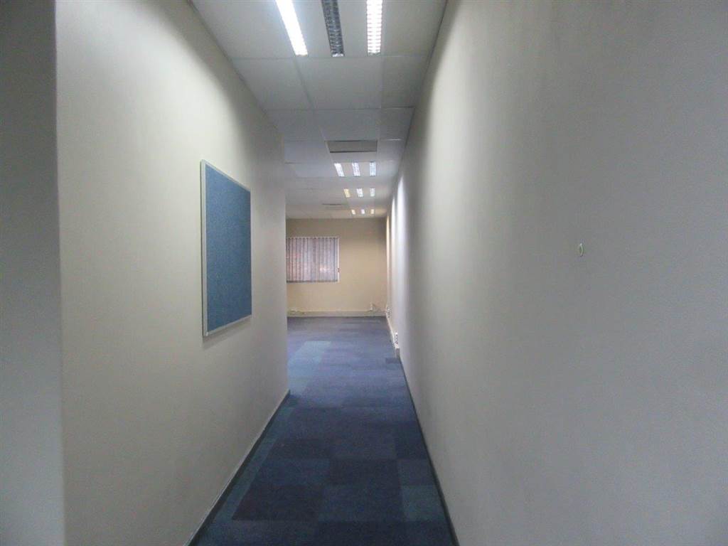 900  m² Commercial space in Fairview photo number 19