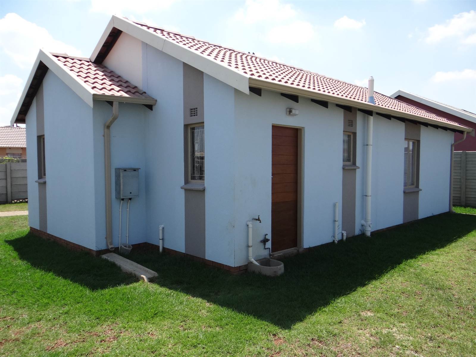2 Bed House in Protea Glen photo number 3