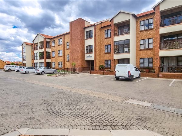 2 Bed Townhouse in Benoni North