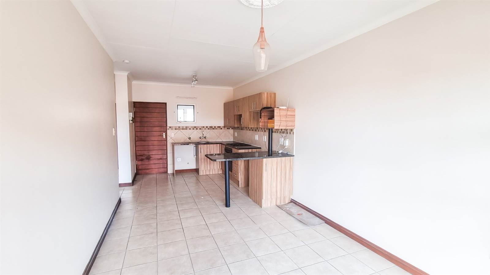 2 Bed Townhouse in Benoni North photo number 5