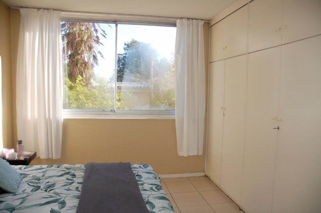 1 Bed Apartment in Oranjezicht photo number 6