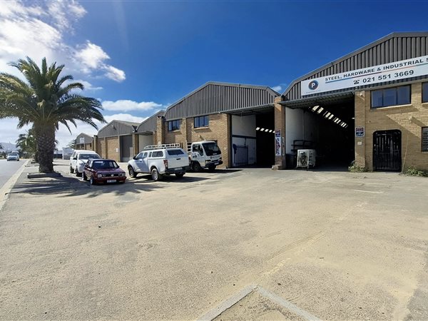 900  m² Industrial space