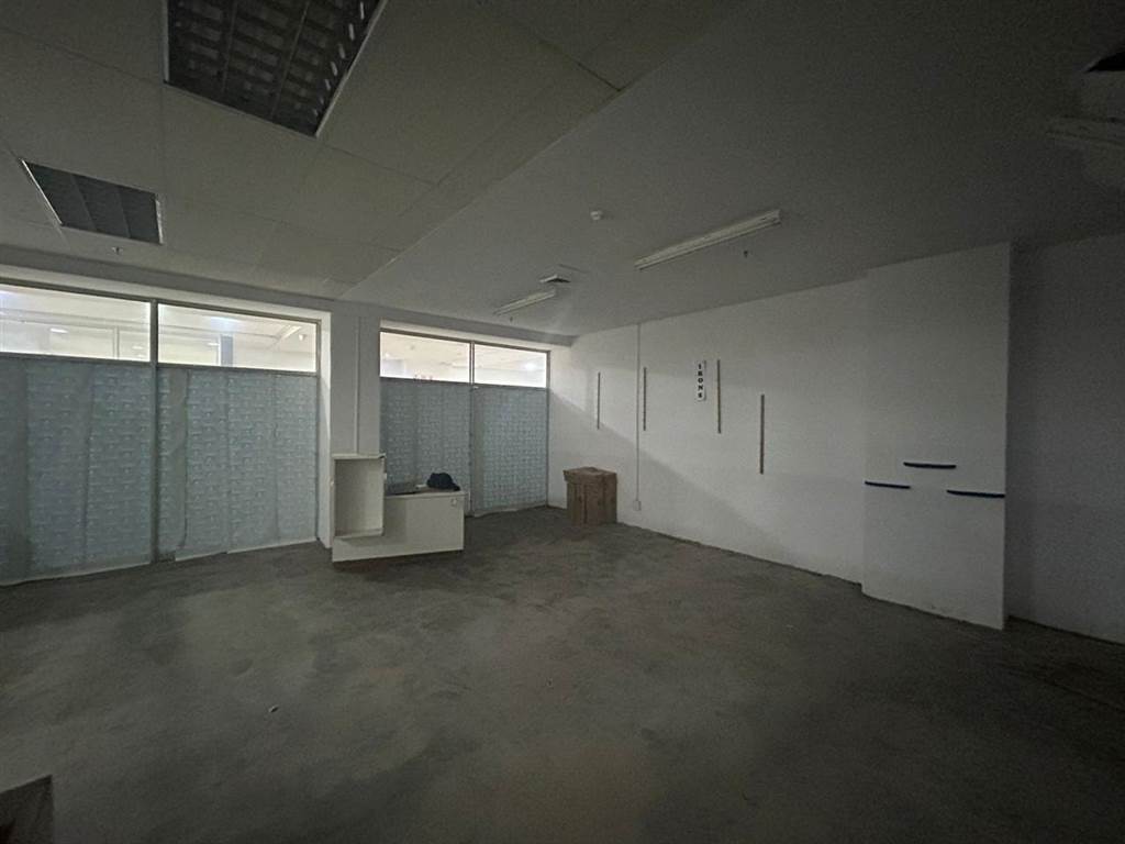 95  m² Commercial space in Florida North photo number 9