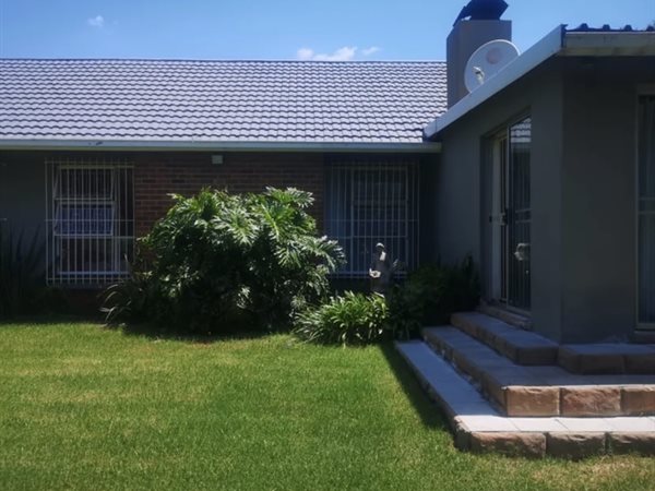 5 Bedroom House 5 Bedroom House