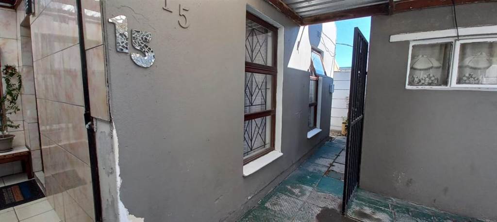 3 Bed House in Strandfontein photo number 18