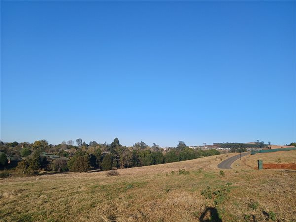 858 m² Land