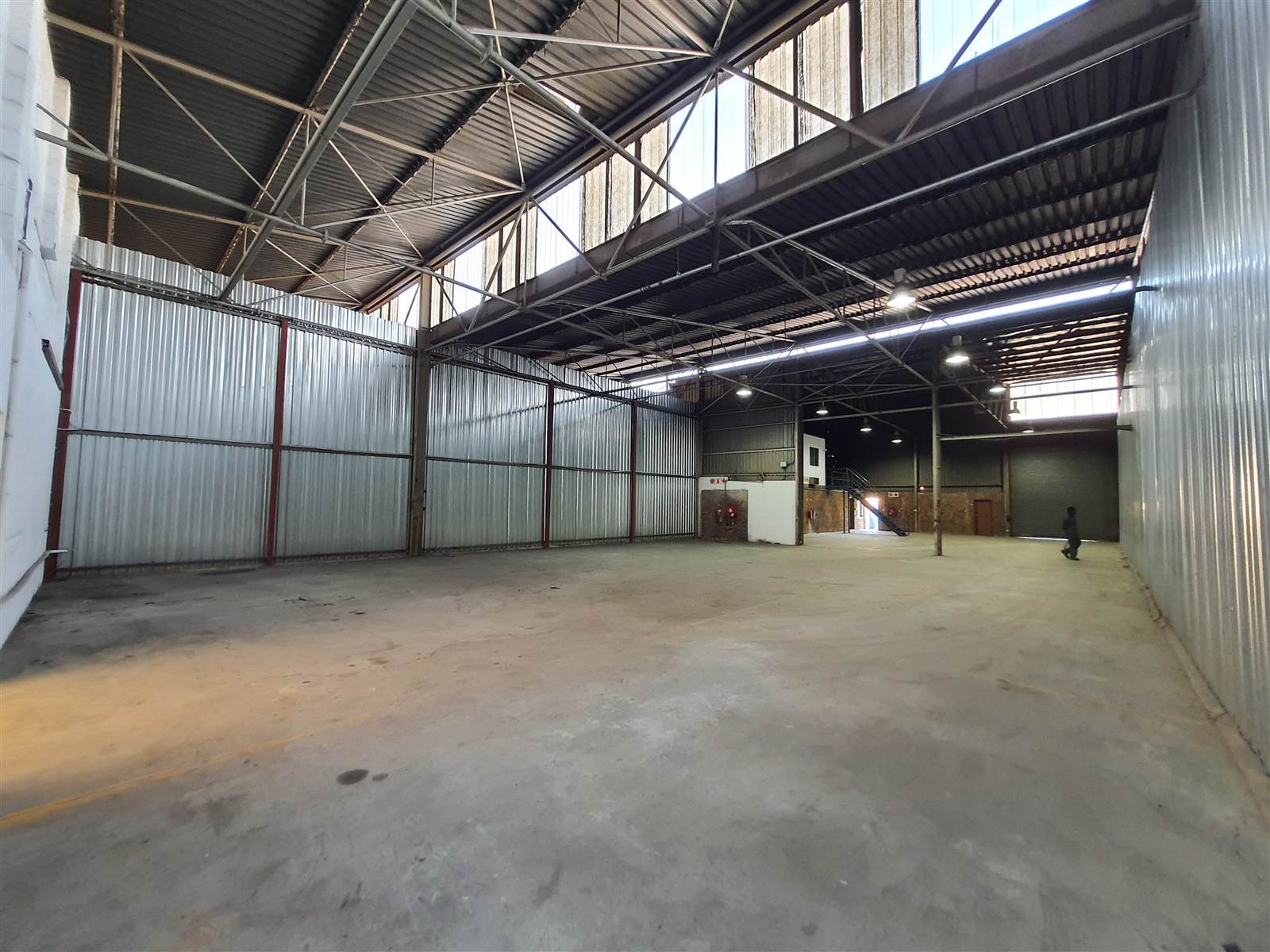 819  m² Industrial space in Driehoek photo number 2