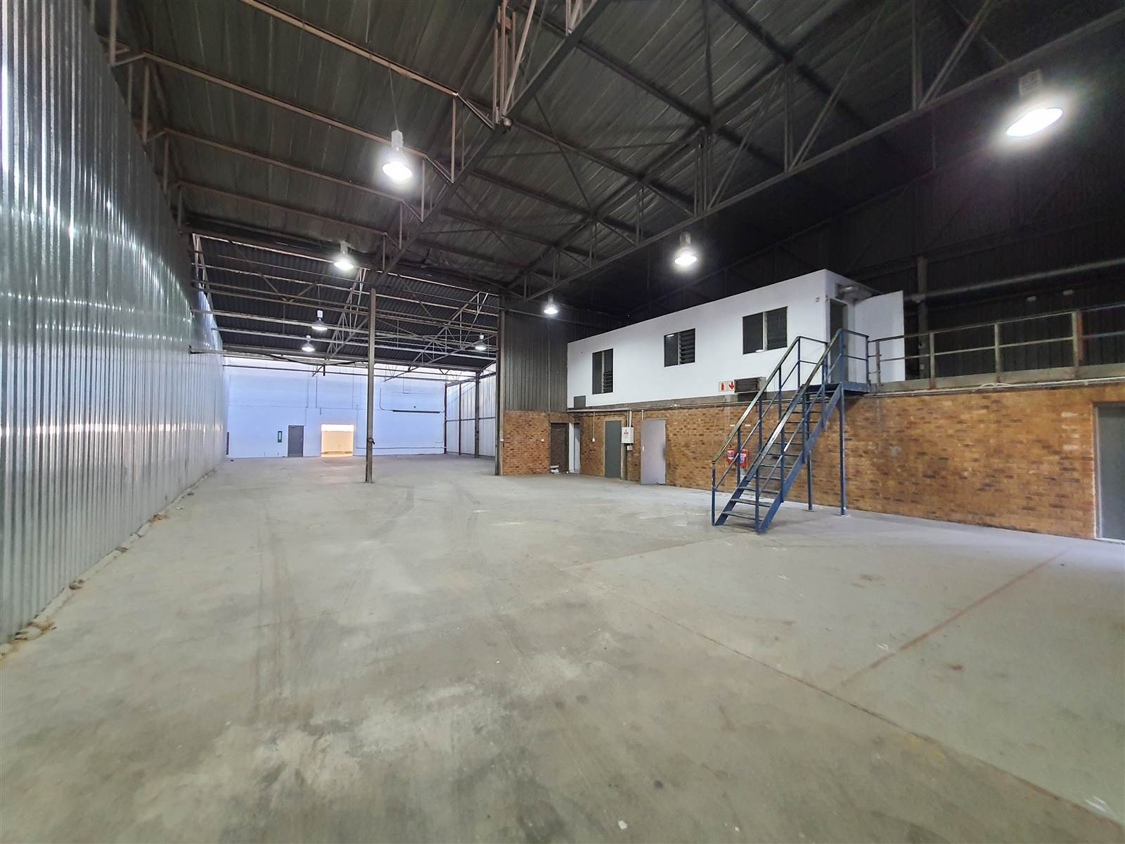 819  m² Industrial space in Driehoek photo number 4
