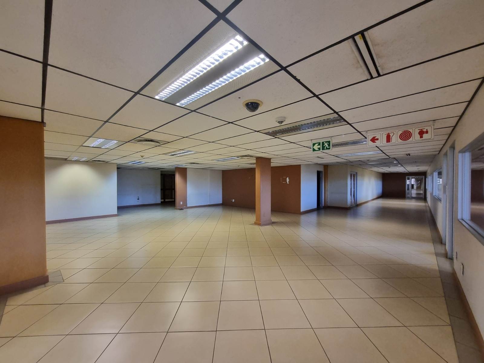 2300  m² Commercial space in Hatfield photo number 2