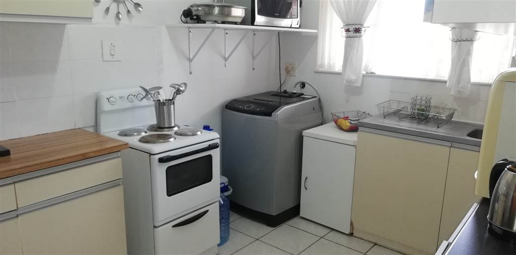 1 Bed Apartment in Krugersdorp North photo number 6