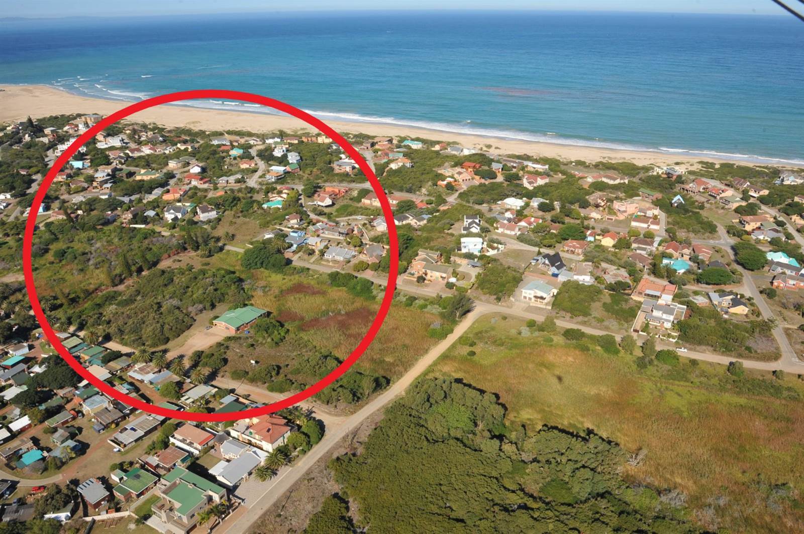 744 m² Land available in Paradise Beach photo number 1