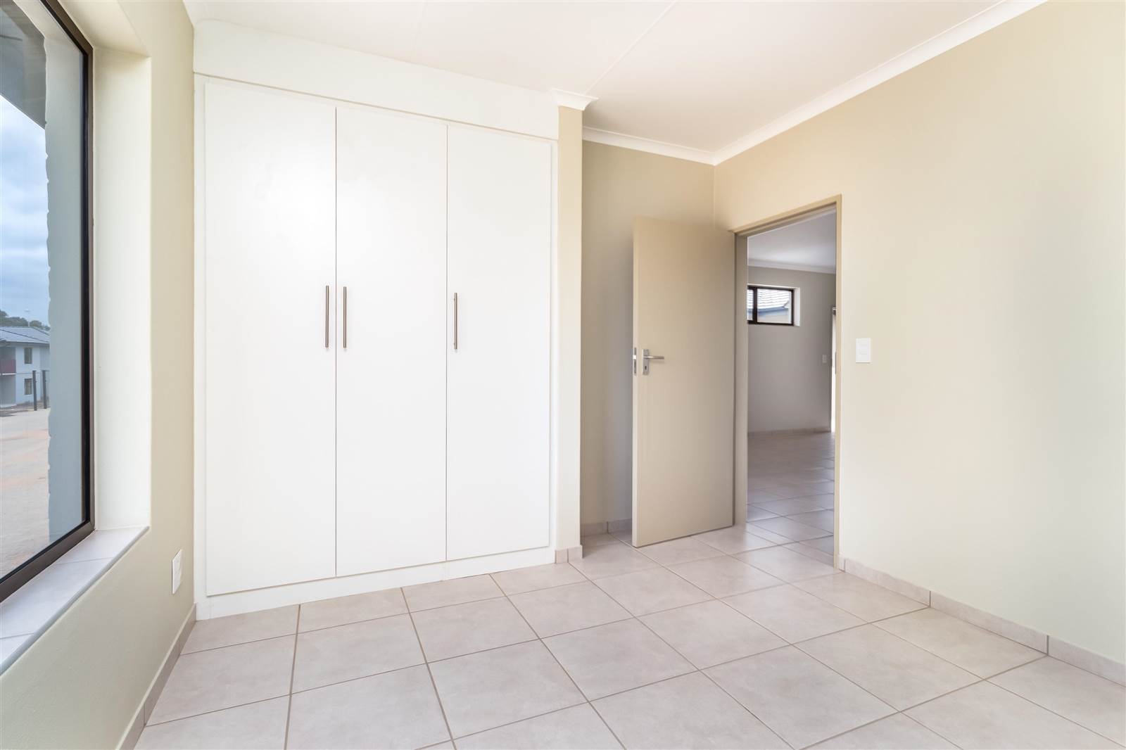2 Bed Apartment in Benoni North photo number 11