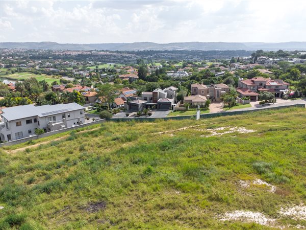 605 m² Land available in Eagle Canyon Golf Estate