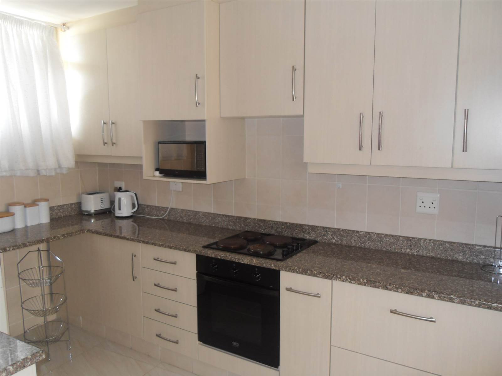 1 Bed Apartment in Scottburgh Central photo number 11