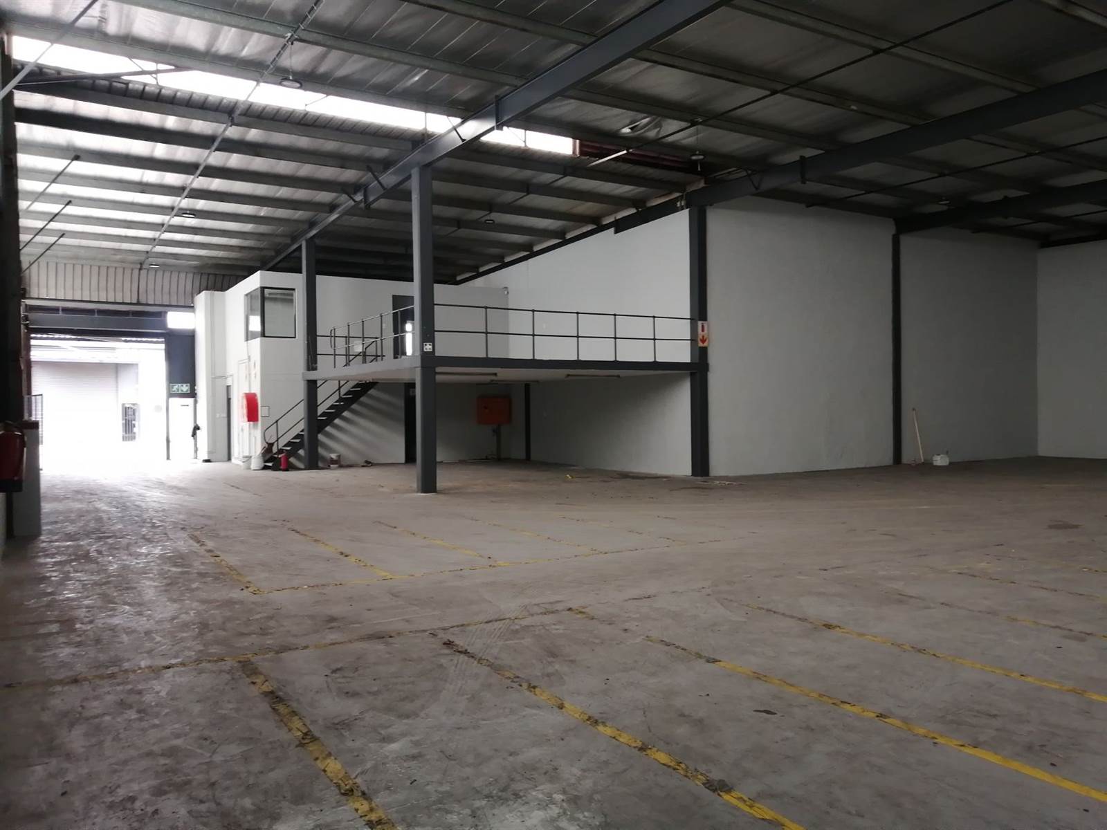 763  m² Industrial space in New Germany photo number 4