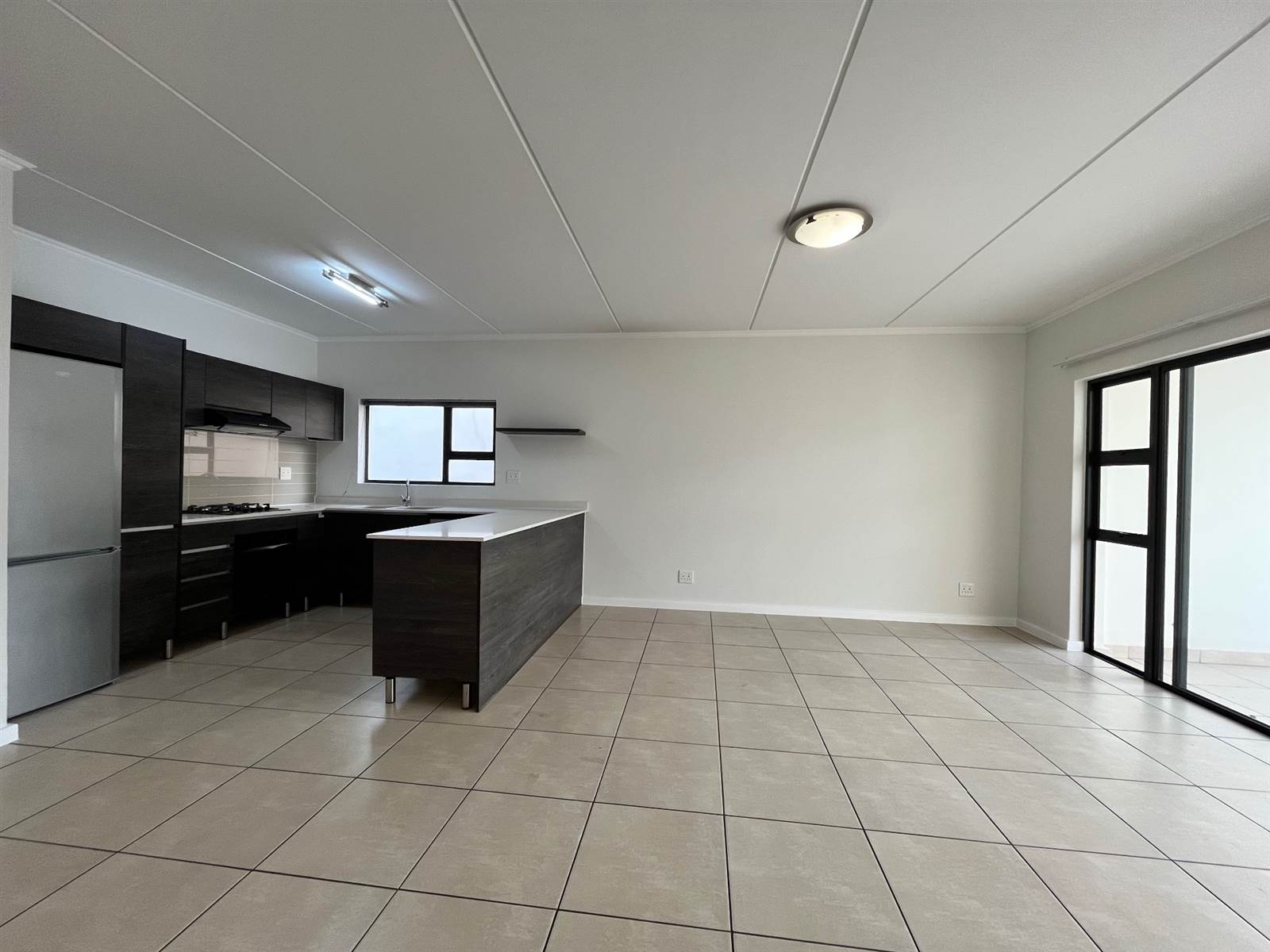 2 Bed Apartment in Greenstone Crest photo number 2