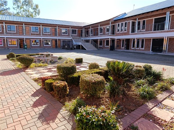 3 086 m² Hotel 3 086 m² Hotel