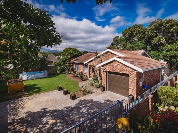 3 Bedroom House 3 Bedroom House