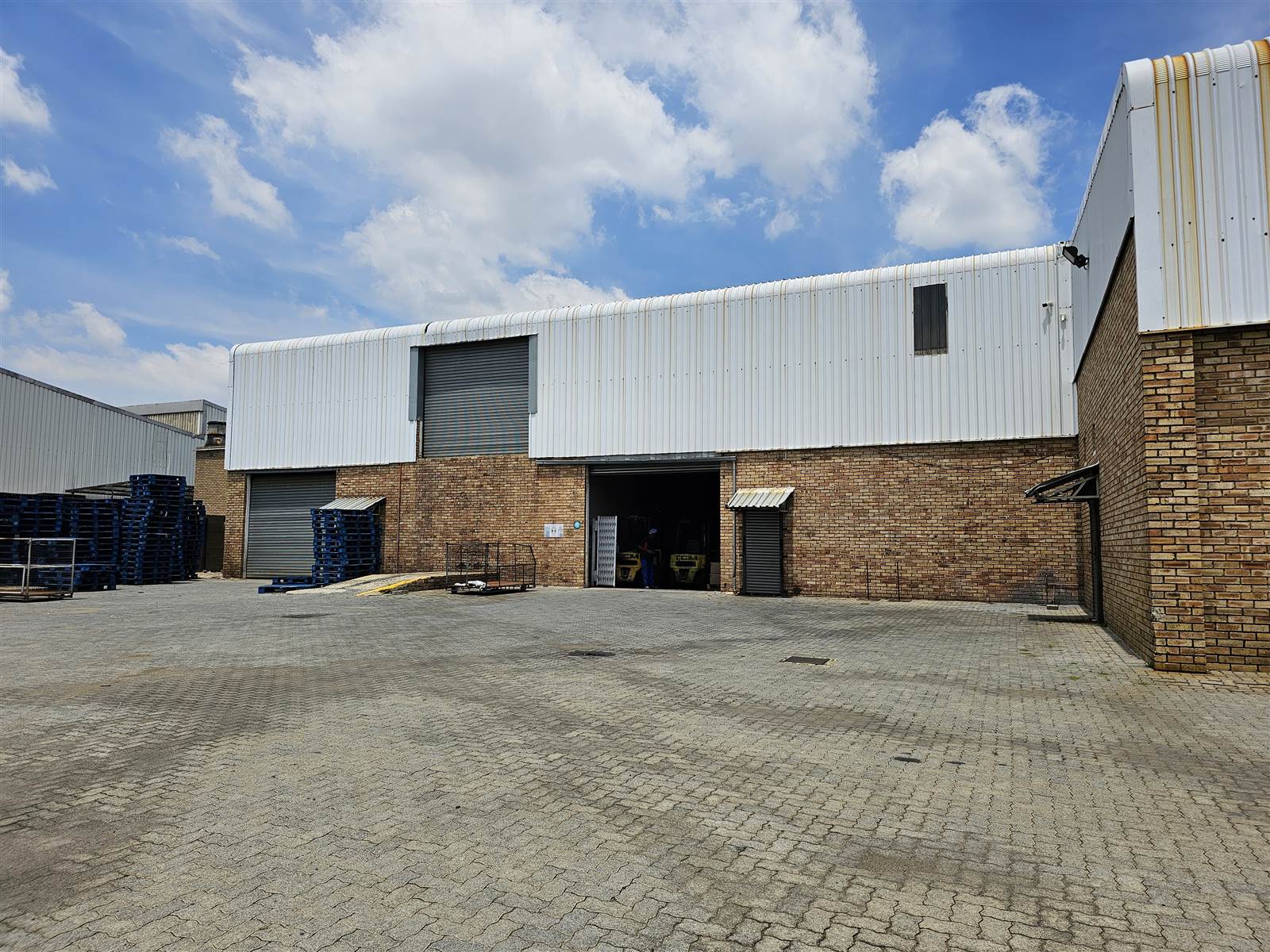 3600  m² Industrial space in Alrode photo number 3
